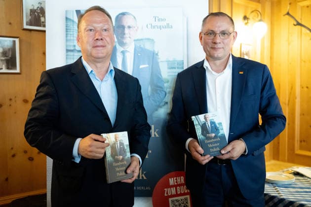 Stocker Verlag, Handwerk - Meister - Politik Berlin, AfD, Tino Chrupalla, Buchpräsentation, Leopold Stocker Verlag, Handwerk - Meister - Politik , Tino Chrupalla, Max Otte Berlin Berlin GER *** Stocker Verlag, Crafts, Master Craftsmen, Politics, Berlin, AfD, Tino Chrupalla, Book Presentation, Leopold Stocker Verlag, Crafts, Master Craftsmen, Politics, Tino Chrupalla, Max Otte, Berlin, Berlin, GER