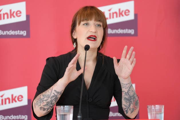 Pressekonferenz der LINKE vor der Fraktionssitzung im Bundestag Heidi Reichinnek im Portrait mit klarer Mimik und Gestik bei der Pressekonferenz im Vorfeld der Fraktionssitzung im Bundestag, Berlin, 07.07.2026 Berlin Berlin Deutschland *** Press conference held by The Left Party ahead of the parliamentary group meeting in the Bundestag: A portrait of Heidi Reichinnek, with expressive facial expressions and gestures, at the press conference held ahead of the parliamentary group meeting in the Bundestag, Berlin, July 7, 2026, Berlin, Berlin, Germany