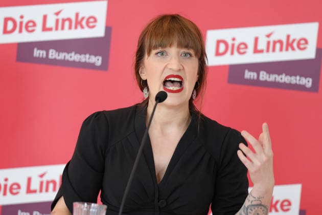 Pressekonferenz der LINKE vor der Fraktionssitzung im Bundestag Heidi Reichinnek im Portrait mit klarer Mimik und Gestik bei der Pressekonferenz im Vorfeld der Fraktionssitzung im Bundestag, Berlin, 07.07.2026 Berlin Berlin Deutschland *** Press conference held by The Left Party ahead of the parliamentary group meeting in the Bundestag: A portrait of Heidi Reichinnek, with expressive facial expressions and gestures, at the press conference held ahead of the parliamentary group meeting in the Bundestag, Berlin, July 7, 2026, Berlin, Berlin, Germany