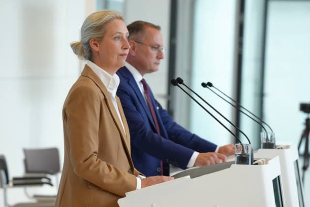 Pressekonferenz der AfD vor der Fraktionssitzung im Bundestag Alice Weidel gemeinsam mit Tino Chrupalla bei der Pressekonferenz im Vorfeld der Fraktionssitzung im Bundestag, Berlin, 07.07.2026 Berlin Berlin Deutschland *** AfD press conference ahead of the parliamentary group meeting in the Bundestag: Alice Weidel and Tino Chrupalla at the press conference ahead of the parliamentary group meeting in the Bundestag, Berlin, July 7, 2026, Berlin, Berlin, Germany