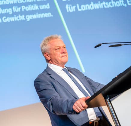 Alois Rainer EUR, Deutschland, Berlin, 07.07.2026: Alois Rainer (CSU) Bundesminister für Landwirtschaft, Ernährung und Heimat hält eine Keynote auf der Veranstaltung Regional-Star 2026 der Lebensmittel Praxis. Mit Teilnehmern der Agrarwirtschaft, und dem Handel . *** Alois Rainer EUR, Germany, Berlin, July 7, 2026 Alois Rainer, CSU Federal Minister of Agriculture, Food, and Home Affairs, delivers a keynote address at the Regional Star 2026 event organized by Lebensmittel Praxis, attended by representatives from the agricultural sector and the retail industry