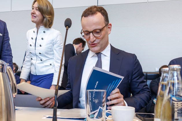 Fraktionssitzung CDU CSU Jens Spahn (CDU), Fraktionsvorsitzender, bei einer Fraktionssitzung am 07.07.2026 in Berlin. Berlin Berlin Deutschland Bundestag *** CDU CSU Caucus Meeting: Jens Spahn (CDU), caucus chair, at a caucus meeting on July 7, 2026, in Berlin, Berlin, Berlin, Germany, Bundestag
