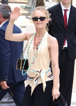 Vanessa Paradis at the Chanel Fall Winter 2026–2027 Haute Couture Collection fashion show during Paris Fashion Week, July 7, 2026 Denis Guignebourg Bstimage Celebrities at the Chanel Fall Winter 2026–2027 Haute Couture Collection fashion show during Paris Fashion Week on July 7, 2026, in Paris, France  Copyright: xDenisxGuignebourgx xBestimagexDenisxGuignebourgx xBestimagex