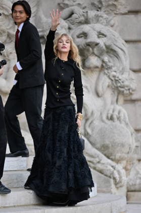 PFW Haute Couture Chanel Outside Arrivals JR Arielle Dombasle arriving at the Chanel show during Haute Couture Fashion Week in Paris, France, on 7 July 2026. Photo by Julien Reynaud APS-Medias ABACAPRESS.COM Paris France  Copyright: xReynaudxJulien APS-Medias ABACAx
