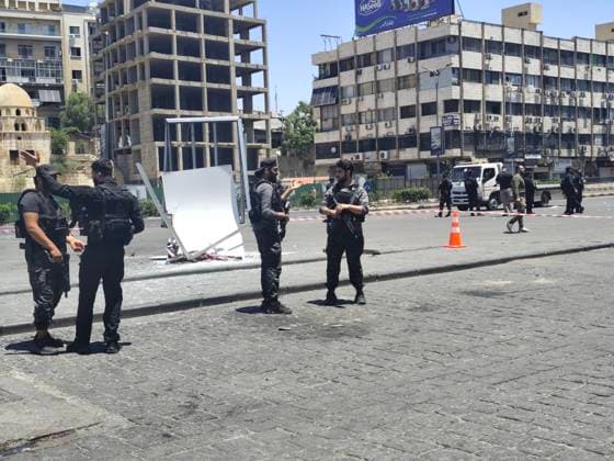 Twin Explosions Rock Damascus During French President Macron Visit A view of the aftermath following two consecutive explosions in Damascus, Syria, on July 7, 2026. The blasts occurred near the old Ministry of Tourism and the Al-Muhafaza roundabout, leaving several people injured and prompting a significant security lockdown with major roads closed. The incident took place during the second day of French President Emmanuel Macron s official visit. Damascus Syria  Copyright: xMohammadxDaherx originalFilename: daher-twinexpl260707_npNkA.jpg