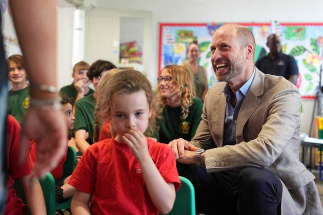 Prince William visits the London Welsh School in London, UK, 07 July 2026 The Prince of Wales with pupils during a visit to the Ysgol Gymraeg Llundain (The London Welsh School) in Hanwell, West London, to join pupils in sending their best wishes to Team Wales ahead of the Glasgow 2026 Commonwealth Games, taking place from July 23 to August 2, featuring 10 sports and six para-sports. Picture date: Tuesday July 7, 2026., Credit:Aaron Chown PA ROTA - B68 Avalon London, United Kingdom  Copyright: xAaronxChownx xPAxROTAx-xB68x xAvalonx 1115025206
