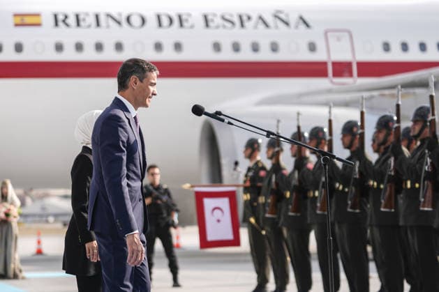 NATO Ankara Summit ANKARA, TURKIYE - JULY 7: Spanish Prime Minister Pedro Sanchez salutes the ceremonial guard upon his arrival at Ankara Airport ahead of the 36th NATO Heads of State and Government Summit in Ankara, Turkiye, on July 7, 2026. Osmancan Gurdogan Anadolu Ankara Turkey. Editorial use only. Please get in touch for any other usage.  Copyright: x2026xAnadoluxOsmancanxGurdoganx
