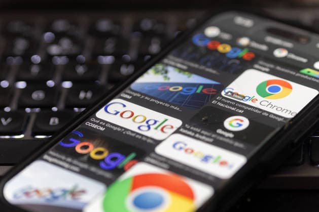 European Court Upholds Fine of Over 4,000 Million Against Google for Abuse of Dominant Position The Google search engine on a cell phone, July 7, 2026, in Madrid, Spain The Court of Justice of the European Union (CJEU) confirmed on Thursday the 4,125 million euro fine imposed by the European Commission on the tech giant Google for abuse of its dominant position with Android, thereby upholding the previous ruling of the General Court of the EU and definitively ruling in favor of the European Commission. JULY 7, 2026 GOOGLE LOGO LOGO IMAGE IMAGES Madrid Madrid, Spain  Copyright: xEduardoxParrax 7651943