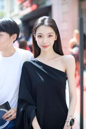 PARIS, FRANCE - JULY 07: Yi Mengling attends the Stephane Rolland show during Paris Haute Couture Week Fall Winter 2026 on July 7, 2026 in Paris, France.  Copyright: xVCGx 111652911175