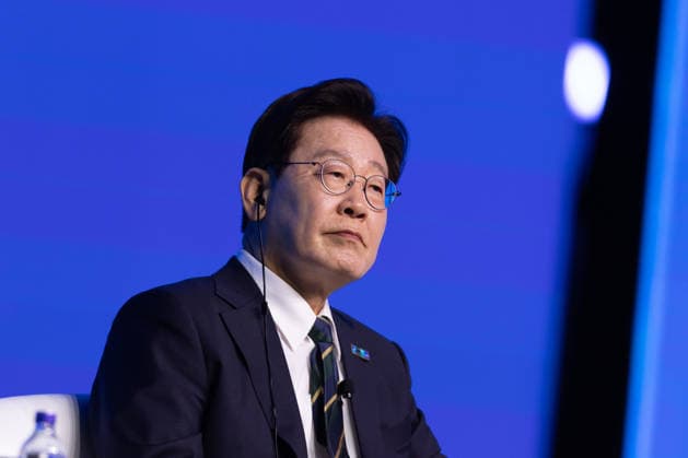 July 7, 2026, Ankara, Turkey: President of the Republic of Korea (South Korea) Lee Jae Myung takes part in a discussion during the first day of the NATO Summit Defence Industry Forum, held as part of the NATO Summit Ankara Turkey - ZUMAl194 20260707_zip_l194_052 Copyright: xMarekxLadzinskix