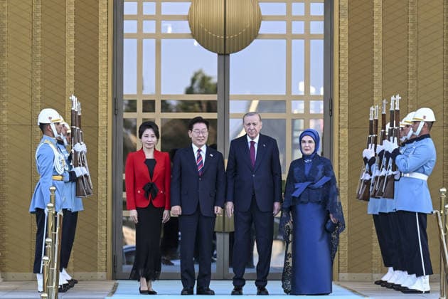 NATO Ankara Summit ANKARA, TURKIYE - JULY 7: Turkish President Recep Tayyip Erdogan (2nd R) and his wife Emine Erdogan (R) welcome South Korean President Lee Jae Myung (2nd L) and his wife, Kim Hye Kyung (L) during a reception hosted for heads of state and government attending the 36th NATO Summit and their spouses at the Presidential Complex in Ankara, Turkiye, on July 7, 2026. Mehmet Ali Ozcan Anadolu Ankara Turkey. Editorial use only. Please get in touch for any other usage.  Copyright: x2026xAnadoluxMehmetxAlixOzcanx