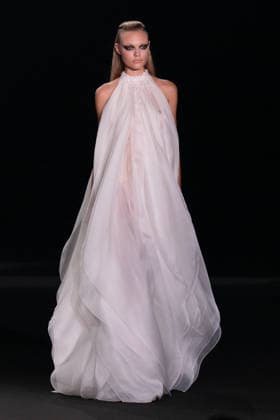 PFW - Stephane Rolland Runway A model walks the runway during the Stephane Rolland Haute Couture Fall Winter 2026 2027 show as part of Paris Fashion Week in Paris, France on July 07, 2026. Photo by Laurent Zabulon ABACAPRESS.COM  Copyright: xZabulonxLaurent ABACAx
