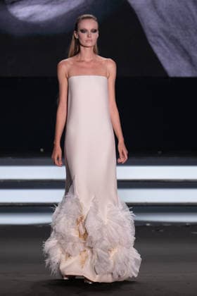PFW - Stephane Rolland Runway A model walks the runway during the Stephane Rolland Haute Couture Fall Winter 2026 2027 show as part of Paris Fashion Week in Paris, France on July 07, 2026. Photo by Laurent Zabulon ABACAPRESS.COM  Copyright: xZabulonxLaurent ABACAx