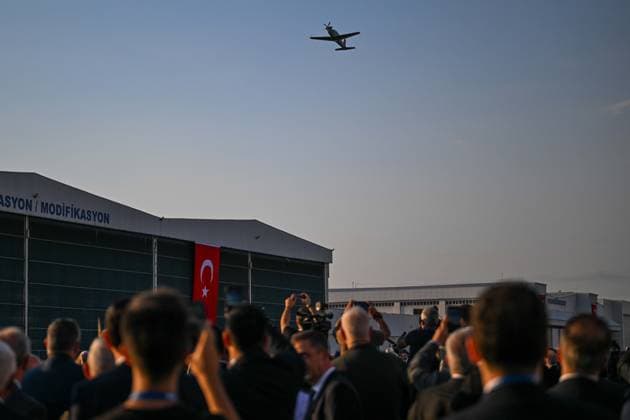 NATO Summit Defense Industry Forum reception in Ankara ANKARA, TURKIYE - JULY 7: Turkish national aircraft and unmanned aerial vehicles including HURJET, HURKUS-II, ANKA III, GOKBEY, ATAK, Bayraktar AKINCI, Bayraktar TB3, ANKA, and AKSUNGUR perform demonstration flights during the NATO Summit Defense Industry Forum 2026 Reception hosted by Turkiye’s Defense Industries Secretary Haluk Gorgun at the Turkish Aerospace Industries (TAI) facilities in Ankara, Turkiye, on July 7, 2026. Ismail Aslandag Anadolu Ankara Turkey. Editorial use only. Please get in touch for any other usage.  Copyright: x2026xAnadoluxIsmailxAslandagx