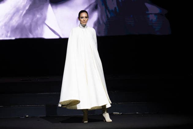 PFW - Stephane Rolland Runway Nieves Álvarez walks the runway during the Stephane Rolland Haute Couture Fall Winter 2026 2027 show as part of Paris Fashion Week in Paris, France on July 07, 2026. Photo by Laurent Zabulon ABACAPRESS.COM Paris  Copyright: xZabulonxLaurent ABACAx