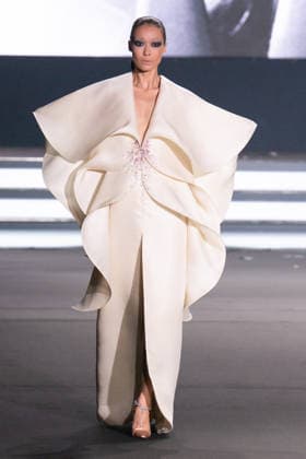PFW - Stephane Rolland Runway A model walks the runway during the Stephane Rolland Haute Couture Fall Winter 2026 2027 show as part of Paris Fashion Week in Paris, France on July 07, 2026. Photo by Laurent Zabulon ABACAPRESS.COM  Copyright: xZabulonxLaurent ABACAx