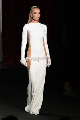 PFW - Stephane Rolland Runway A model walks the runway during the Stephane Rolland Haute Couture Fall Winter 2026 2027 show as part of Paris Fashion Week in Paris, France on July 07, 2026. Photo by Laurent Zabulon ABACAPRESS.COM  Copyright: xZabulonxLaurent ABACAx