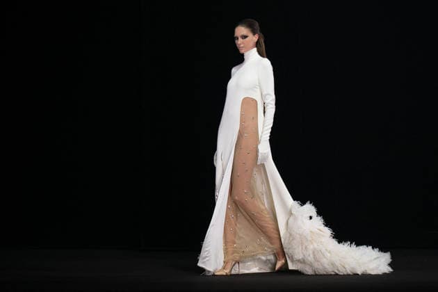 PFW - Stephane Rolland Runway A model walks the runway during the Stephane Rolland Haute Couture Fall Winter 2026 2027 show as part of Paris Fashion Week in Paris, France on July 07, 2026. Photo by Laurent Zabulon ABACAPRESS.COM  Copyright: xZabulonxLaurent ABACAx