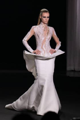 PFW - Stephane Rolland Runway A model walks the runway during the Stephane Rolland Haute Couture Fall Winter 2026 2027 show as part of Paris Fashion Week in Paris, France on July 07, 2026. Photo by Laurent Zabulon ABACAPRESS.COM  Copyright: xZabulonxLaurent ABACAx