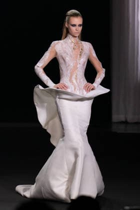 PFW - Stephane Rolland Runway A model walks the runway during the Stephane Rolland Haute Couture Fall Winter 2026 2027 show as part of Paris Fashion Week in Paris, France on July 07, 2026. Photo by Laurent Zabulon ABACAPRESS.COM  Copyright: xZabulonxLaurent ABACAx