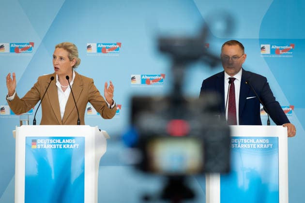 AfD, Alice Weidel, Tino Chrupalla Bundestag, Bundestagsfraktion, AfD, Pressestatement, Vorsitzende, Bundessprecherin, Alice Weidel, Vorsitzender, Bundessprecher, Tino Chrupalla Berlin Berlin GER *** AfD, Alice Weidel, Tino Chrupalla, Bundestag, Bundestag parliamentary group, AfD, press statement, chairwoman, national spokesperson, Alice Weidel, chairman, national spokesperson, Tino Chrupalla, Berlin, Berlin, GER