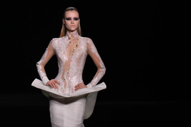 PFW - Stephane Rolland Runway A model walks the runway during the Stephane Rolland Haute Couture Fall Winter 2026 2027 show as part of Paris Fashion Week in Paris, France on July 07, 2026. Photo by Laurent Zabulon ABACAPRESS.COM  Copyright: xZabulonxLaurent ABACAx