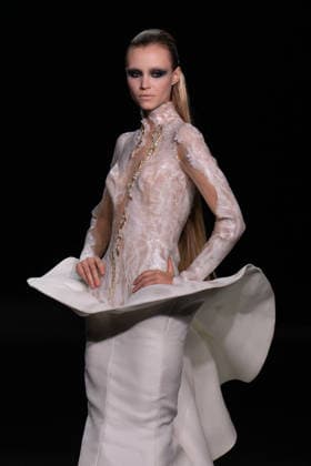 PFW - Stephane Rolland Runway A model walks the runway during the Stephane Rolland Haute Couture Fall Winter 2026 2027 show as part of Paris Fashion Week in Paris, France on July 07, 2026. Photo by Laurent Zabulon ABACAPRESS.COM  Copyright: xZabulonxLaurent ABACAx