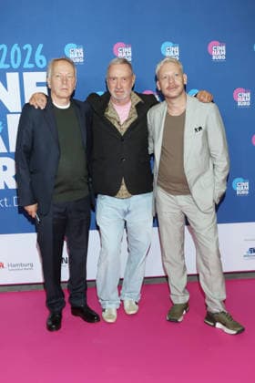 Verleihung Glaeserne Leinwand Thomas Woebke, Roland Emmerich, Marco Kreuzpaintner, Verleihung Glaeserne Leinwand, Cinemaxx Hamburg, 07.07.2026 *** Glaeserne Leinwand Awards Ceremony: Thomas Woebke, Roland Emmerich, Marco Kreuzpaintner, Glaeserne Leinwand Awards Ceremony, Cinemaxx Hamburg, July 7, 2026 Copyright: xEventpressxBecherx