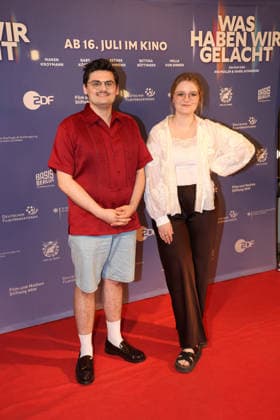Miguel Robitzky and Carolin Worbs attend the premiere of the documentary film Was Haben Wir Gelacht on July 7, 2026, at the Cineplex Filmpalast in Cologne, Germany Premiere of the documentary film Was Haben Wir Gelacht at the Cineplex Filmpalast in Cologne, Germany *** Miguel Robitzky and Carolin Worbs attend the premiere of the documentary film *Was Haben Wir Gelacht* on July 7, 2026, at the Cineplex Filmpalast in Cologne, Germany. Premiere of the documentary film *Was Haben Wir Gelacht* at the Cineplex Filmpalast in Cologne, Germany