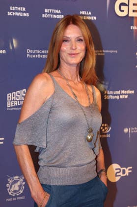 Esther Schweins attends the premiere of the documentary film Was Haben Wir Gelacht on July 7, 2026, at the Cineplex Filmpalast in Cologne, Germany Premiere of the documentary film Was Haben Wir Gelacht at the Cineplex Filmpalast in Cologne, Germany *** Esther Schweins attends the premiere of the documentary film *Was Haben Wir Gelacht* on July 7, 2026, at the Cineplex Filmpalast in Cologne, Germany. Premiere of the documentary film *Was Haben Wir Gelacht* at the Cineplex Filmpalast in Cologne, Germany