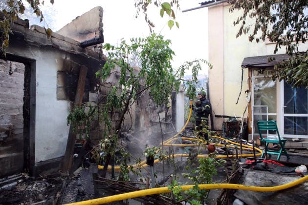 RECORD DATE NOT STATED A rescue worker operates at the site of a residential building following a massive combined Russian attack in Vyshneve, Kyiv region, Ukraine, on July 6, 2026. Russian forces launched a large-scale attack on the city and the region using ballistic and cruise missiles, as well as attack drones. Dozens of houses on five streets were destroyed, while warehouses and businesses sustained damage. More than 600 local residents were evacuated due to the detonation of explosive hazards. Six people were killed and at least 26 others were injured, including a nine-month-old baby and a 12-year-old child (Photo by Volodymyr Tarasov Ukrinform) Russian forces strike Zaporizhzhia with two guided bombs  Copyright: xVolodymyrxTarasovx
