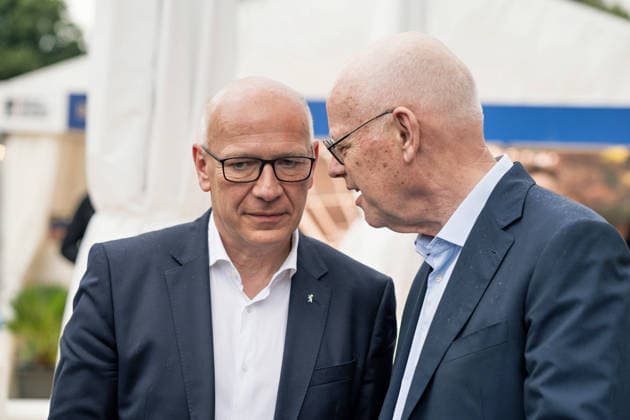 07.07.2026,Berlin, 24. Berliner Hoffest am Roten Rathaus, Kai Wegner und Rudolf Scharping *** July 7, 2026, Berlin, 24th Berlin Courtyard Festival at the Red City Hall, Kai Wegner and Rudolf Scharping