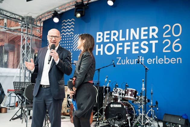 07.07.2026,Berlin, 24. Berliner Hoffest am Roten Rathaus, reg. Bürgermeister Kai Wegner (CDU) *** July 7, 2026, Berlin, 24th Berlin Courtyard Festival at the Red City Hall, Mayor Kai Wegner (CDU)