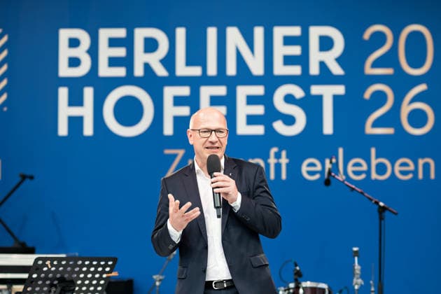 07.07.2026,Berlin, 24. Berliner Hoffest am Roten Rathaus, reg. Bürgermeister Kai Wegner (CDU) *** July 7, 2026, Berlin, 24th Berlin Courtyard Festival at the Red City Hall, Mayor Kai Wegner (CDU)