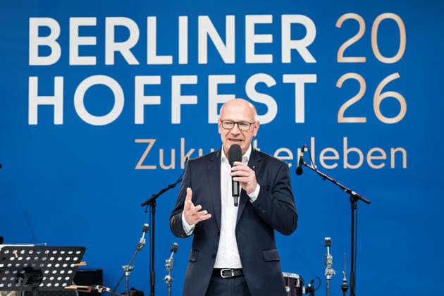 07.07.2026,Berlin, 24. Berliner Hoffest am Roten Rathaus, reg. Bürgermeister Kai Wegner (CDU) *** July 7, 2026, Berlin, 24th Berlin Courtyard Festival at the Red City Hall, Mayor Kai Wegner (CDU)