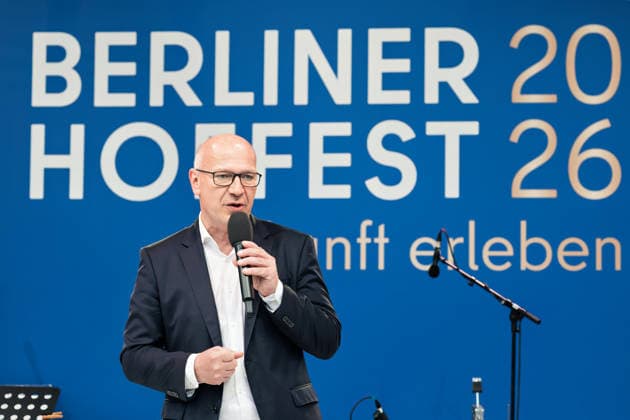 07.07.2026,Berlin, 24. Berliner Hoffest am Roten Rathaus, reg. Bürgermeister Kai Wegner (CDU) *** July 7, 2026, Berlin, 24th Berlin Courtyard Festival at the Red City Hall, Mayor Kai Wegner (CDU)