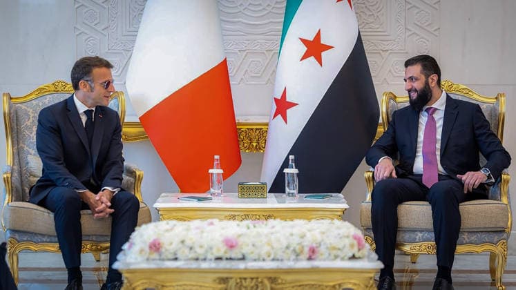 France s President Emmanuel Macron (L) and Syria s President Ahmed al-Sharaa attend a meeting at the People s Palace in Damascus in Syria, on Tuesday, July 7, 2026. Security sources reported that more than 15 people were injured in an explosion at a café in central Damascus, as French leader Emmanuel Macron made the first post-conflict visit to Damascus by a Western European leader.  SYR2026070701 SyrianxMinistryxofxForeignxAffai
