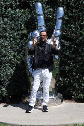 BEVERLY HILLS, CALIFORNIA - JULY 07: Ringo Starr attends Ringo s Peace & Love Birthday Celebration on July 07, 2026 in Beverly Hills, California. Credit: USA - ZUMAa123 20260707_zaa_a123_170 Copyright: xAdMediax