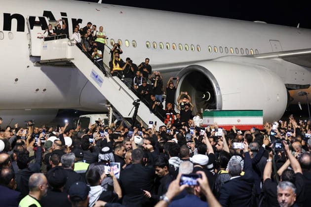 Body of slain Iranian supreme leader arrives in Iraq ahead of funeral procession NAJAF, IRAQ - JULY 7: (----EDITORIAL USE ONLY – MANDATORY CREDIT - IRANIAN PRESIDENCY HANDOUT - NO MARKETING NO ADVERTISING CAMPAIGNS - DISTRIBUTED AS A SERVICE TO CLIENTS----) An aircraft carrying the body of Iran s late Supreme Leader Ayatollah Ali Khamenei lands at Najaf International Airport ahead of the scheduled funeral processions, in Najaf, Iraq, on July 7, 2026. Khamenei was killed in US-Israeli strikes on Iran that began on Feb. 28, triggering weeks of retaliatory attacks from Tehran targeting Israel and Gulf countries hosting US assets. Iranian Presidency Handout Anadolu Najaf Iraq. Editorial use only. Please get in touch for any other usage.  Copyright: x2026xAnadoluxIranianxPresidencyx xHandoutx