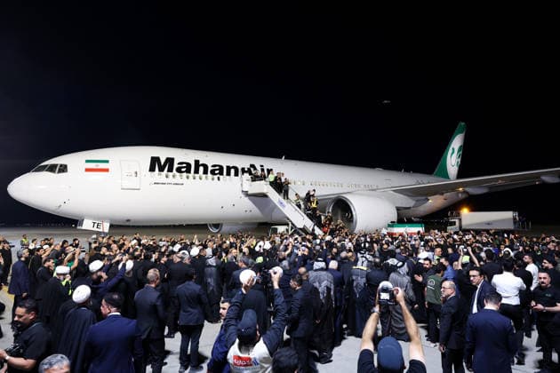 Body of slain Iranian supreme leader arrives in Iraq ahead of funeral procession NAJAF, IRAQ - JULY 7: (----EDITORIAL USE ONLY – MANDATORY CREDIT - IRANIAN PRESIDENCY HANDOUT - NO MARKETING NO ADVERTISING CAMPAIGNS - DISTRIBUTED AS A SERVICE TO CLIENTS----) An aircraft carrying the body of Iran s late Supreme Leader Ayatollah Ali Khamenei lands at Najaf International Airport ahead of the scheduled funeral processions, in Najaf, Iraq, on July 7, 2026. Khamenei was killed in US-Israeli strikes on Iran that began on Feb. 28, triggering weeks of retaliatory attacks from Tehran targeting Israel and Gulf countries hosting US assets. Iranian Presidency Handout Anadolu Najaf Iraq. Editorial use only. Please get in touch for any other usage.  Copyright: x2026xAnadoluxIranianxPresidencyx xHandoutx