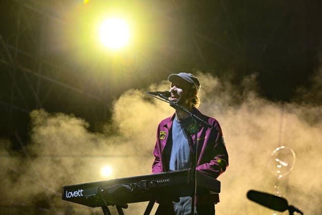 IPA86486343 - Ben Lovett of Mumford &amp; Sons during the 2026 Tour, at Rock in Roma 2026, on July 27, 2026, in Rome, Italy.  Copyright: xDomenicoxCippitelli LiveMediax xx 86486343