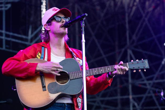 Music Concert - CAAMP - Live in 2026 Taylor Meier, member of the band Caamp, performs on the stage of Rock in Roma on July 07, 2026 at Ippodromo delle Capannelle, Rome, Italy. Rome Ippodromo delle Capannelle Italy Copyright: xEmanuelaxVertollix xLiveMediax LPM_2555984