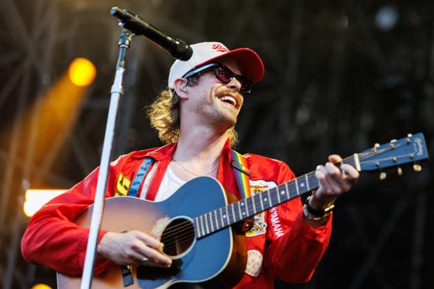 Music Concert - CAAMP - Live in 2026 Taylor Meier, member of the band Caamp, performs on the stage of Rock in Roma on July 07, 2026 at Ippodromo delle Capannelle, Rome, Italy. Rome Ippodromo delle Capannelle Italy Copyright: xEmanuelaxVertollix xLiveMediax LPM_2555992