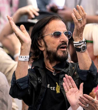 July 07, 2026 - Beverly Hills, California, USA - RINGO STARR, who turns 86 today, listens to the music played in his honor during his Annual Peace & Love Birthday Celebration at Beverly Hills Garden Park. Beverly Hills USA - ZUMAce6_ 20260707_zaf_ce6_018 Copyright: xBrianxCahnx