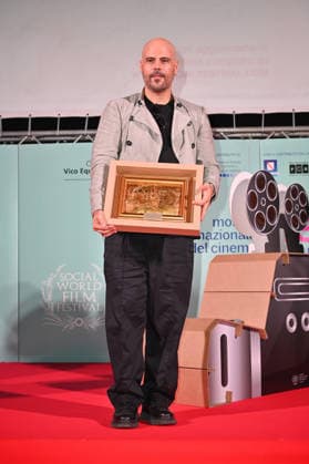 Marco D Amore awarded at the 2026 Social Film Festival in Vico Equense - 07 Jul 2026 Marco D Amore receives the Award for the best social series of the year for Gomorra - La seria Vico Equense Italy Copyright: xAntoninoxD Espositox xSOPAxImagesx DSC_3755