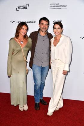 RECORD DATE NOT STATED FEST DER PRODUKTIONSALLIANZ - Berlin Gerit Kling, Oliver Haas und Anja Kling beim FEST DER PRODUKTIONSALLIANZ der Allianz Deutscher Produzenten - Film & Fernsehen e.V. (Produktionsallianz) im Tipi am Kanzleramt in Berlin am 07.07.2026 *** PRODUCTION ALLIANCE CELEBRATION Berlin: Gerit Kling, Oliver Haas, and Anja Kling at the PRODUCTION ALLIANCE CELEBRATION hosted by the Alliance of German Film and Television Producers (Allianz Deutscher Produzenten Film Fernsehen e. V.) at the Tipi am Kanzleramt in Berlin on July 7, 2026 Copyright: xEventpressxBerndtx