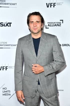 RECORD DATE NOT STATED FEST DER PRODUKTIONSALLIANZ - Berlin Pierre Kiwitt beim FEST DER PRODUKTIONSALLIANZ der Allianz Deutscher Produzenten - Film & Fernsehen e.V. (Produktionsallianz) im Tipi am Kanzleramt in Berlin am 07.07.2026 *** PRODUCTION ALLIANCE FESTIVAL Berlin: Pierre Kiwitt at the PRODUCTION ALLIANCE FESTIVAL hosted by the Alliance of German Film and Television Producers (Allianz Deutscher Produzenten Film Fernsehen e. V.) at the Tipi am Kanzleramt in Berlin on July 7, 2026 Copyright: xEventpressxBerndtx