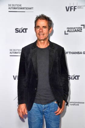 RECORD DATE NOT STATED FEST DER PRODUKTIONSALLIANZ - Berlin Tom Tykwer beim FEST DER PRODUKTIONSALLIANZ der Allianz Deutscher Produzenten - Film & Fernsehen e.V. (Produktionsallianz) im Tipi am Kanzleramt in Berlin am 07.07.2026 *** PRODUCTION ALLIANCE CELEBRATION Berlin: Tom Tykwer at the PRODUCTION ALLIANCE CELEBRATION hosted by the Alliance of German Film and Television Producers (Allianz Deutscher Produzenten Film Fernsehen e. V.) at the Tipi am Kanzleramt in Berlin on July 7, 2026 Copyright: xEventpressxBerndtx