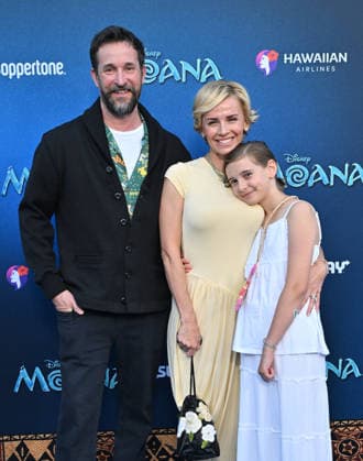 Disney™s ˜Moana™ World Premiere Noah Wyle, Sara Wells and Frances Harper Wyle arriving to Disney™s ˜Moana™ World Premiere at Hollywood Bowl on July 07, 2026 in Hollywood, CA. Hollywood Hollywood Bowl California USA Copyright: xLISAxOConnor AFF-USA.comx