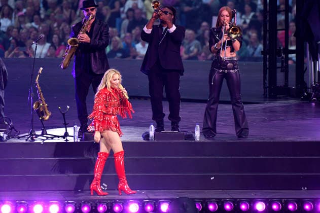 Helene Fischer live bei einem Konzert ihrer 360Â° Stadion Tour in der Heinz von Heiden Arena. Hannover, 07.07.2026 (Hinweis: Verwendung nur redaktionell in Bezug auf das Konzert bzw. die aktuelle Tour) *** Helene Fischer performing live at a concert on her 360° Stadium Tour at the Heinz von Heiden Arena in Hanover, July 7, 2026. Note: For editorial use only in connection with the concert or the current tour. Foto:xC.xNiehausx xFuturexImagex fischer_6718